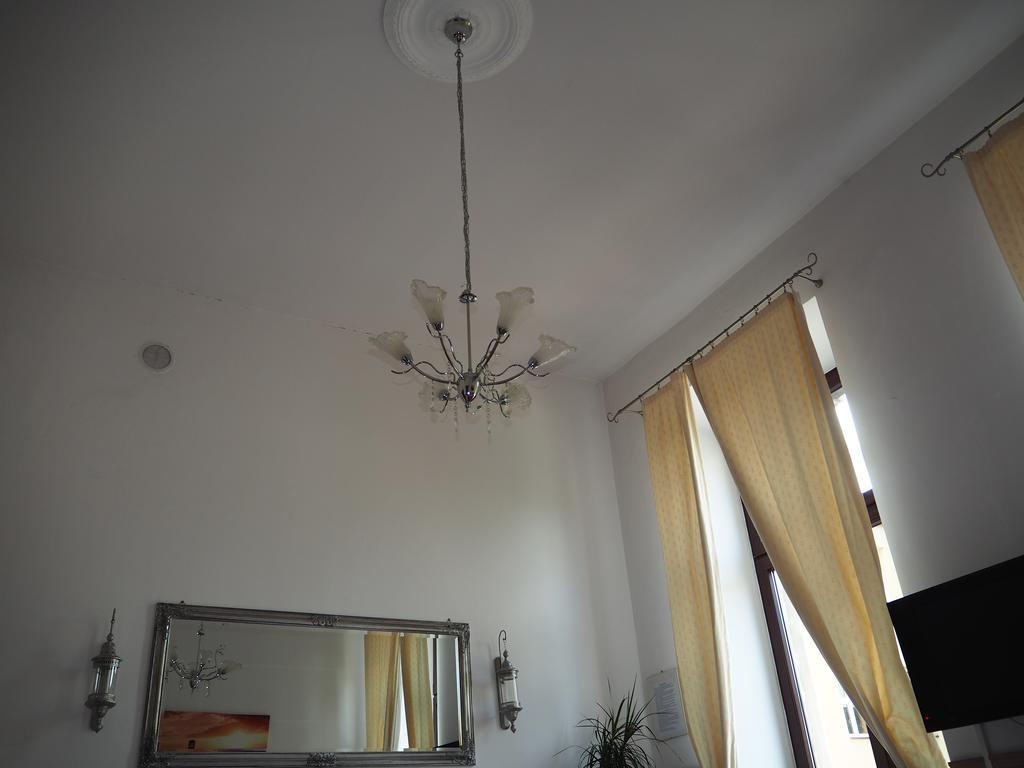 Pokoje Goscinne P.O.W. 17 Łódź Exteriör bild
